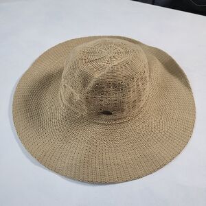 Coolibar Wide-Brim Crochet Sun Hat in Beige